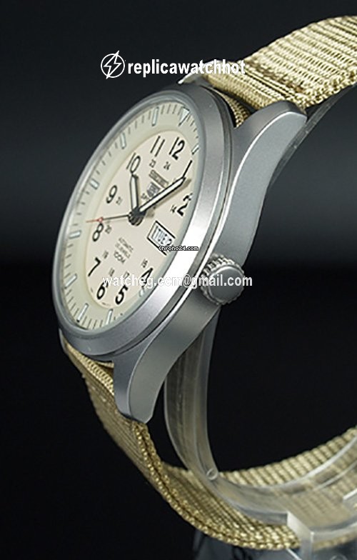 Seiko 5 Sports Mens watch Unisex Automatic Steel SNZG07K1 2