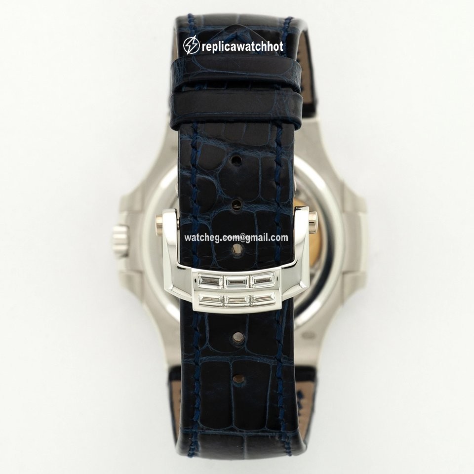 Patek Philippe Nautilus Automatic White gold 5724G-001 2