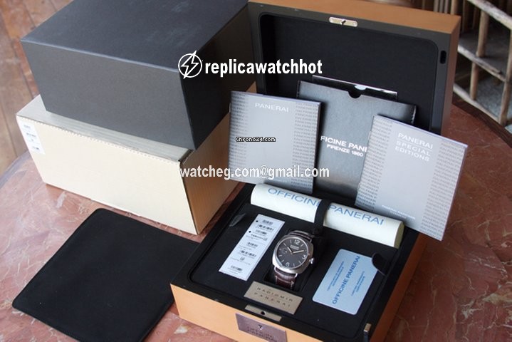 Panerai Special Editions Manual winding Titanium PAM 322 2