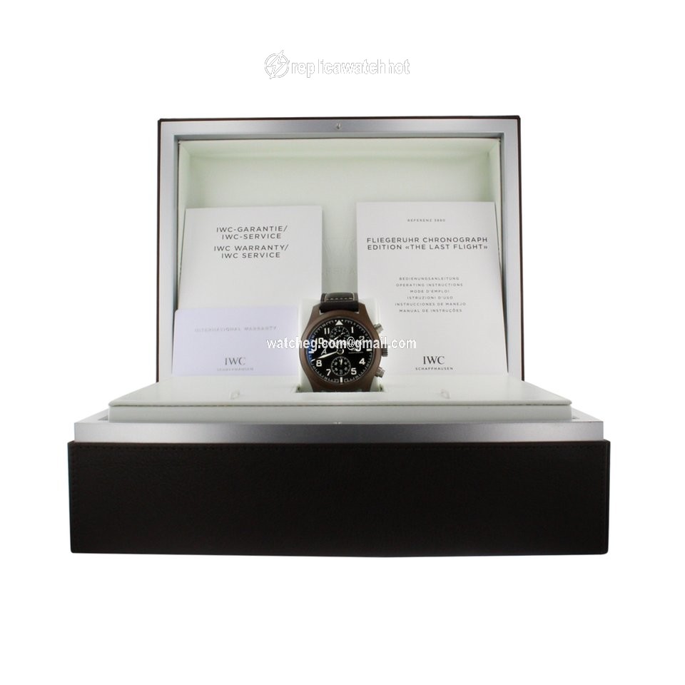 IWC Pilot Chronograph Mens watch Unisex Automatic Ceramic IW388004 2