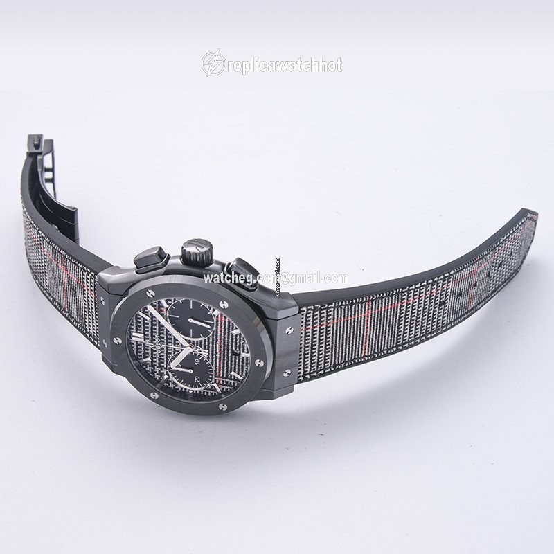 Hublot Classic Fusion Chronograph Mens watch Unisex Automatic Ceramic 521.CM.2706.NR.ITI17 2