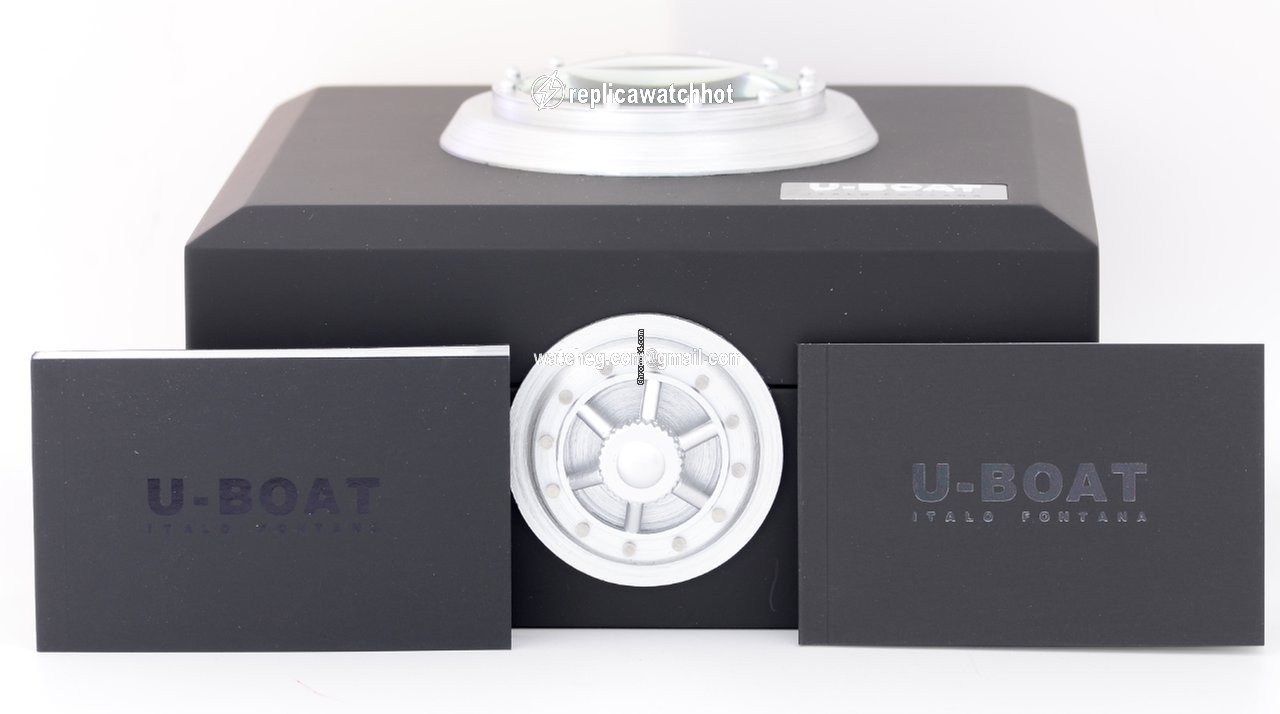 U-Boat Classico Automatic Ceramic 7337 2