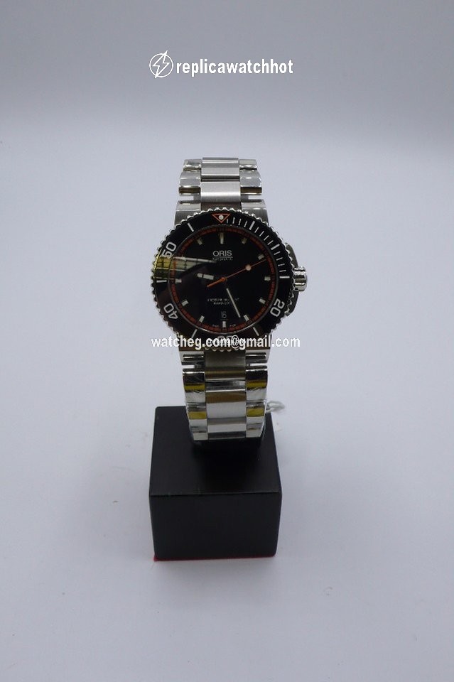 Oris Aquis Date Mens watch Unisex Automatic Steel 01 733 7653 4128-07 8 26 01PEB 2