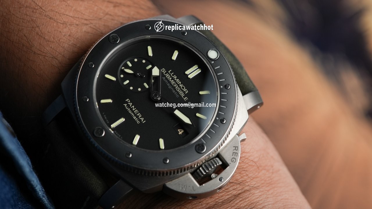 Panerai Luminor Submersible 1950 3 Days Automatic Mens watch Unisex Automatic Titanium PAM 00389 2