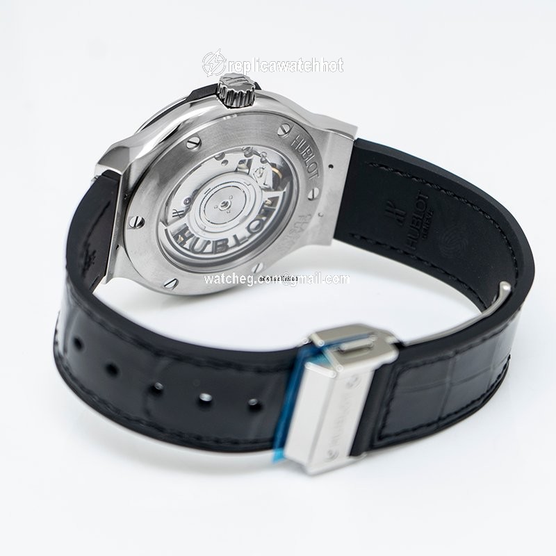Hublot Classic Fusion 45, 42, 38, 33 mm Mens watch Unisex Automatic Titanium 565.NX.1171.LR.1104 3