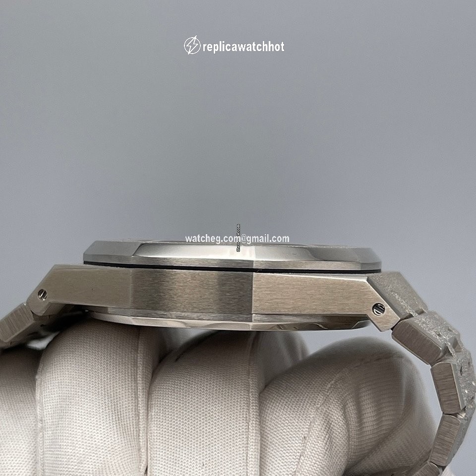 Audemars Piguet Royal Oak Chronograph Mens watch Unisex Automatic White gold 26331BC.GG.1224BC.01 3