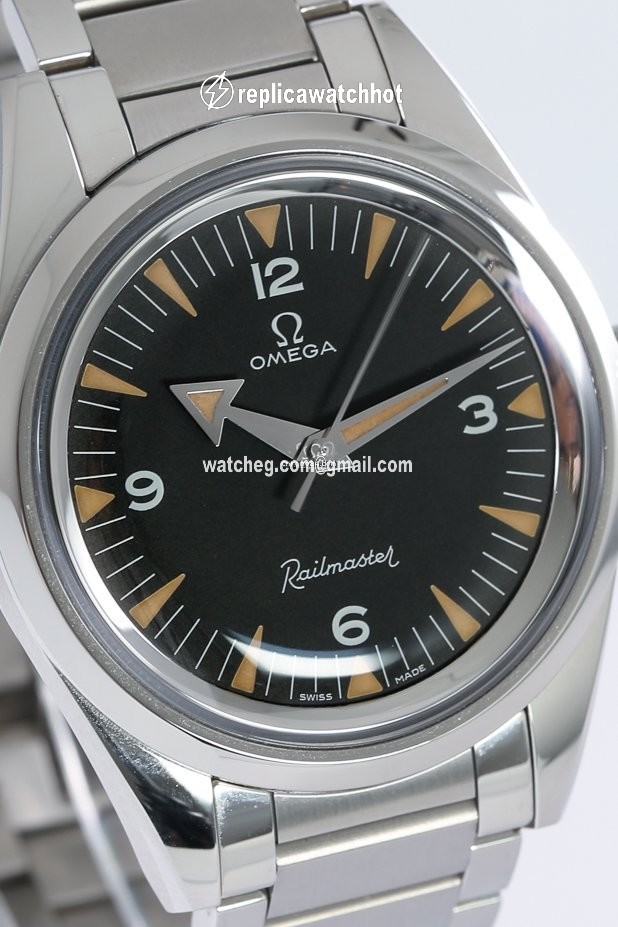 Omega Seamaster Railmaster Mens watch Unisex Automatic Steel 220.10.38.20.01.002. 3