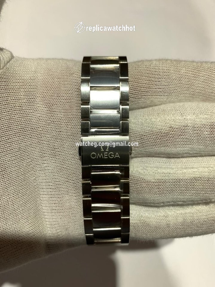Omega Seamaster Aqua Terra Mens watch Unisex Automatic Steel 220.10.41.21.02.001 3