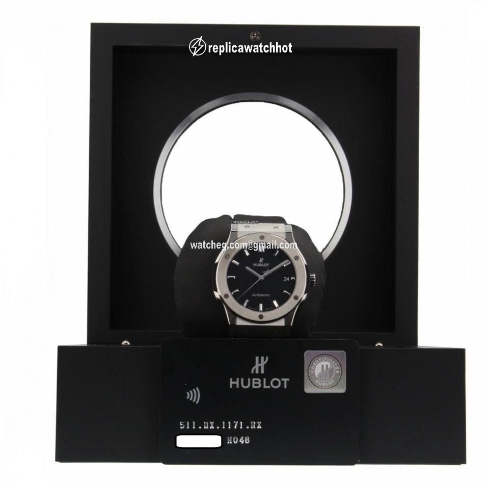 Hublot Classic Fusion 45, 42, 38, 33 mm Mens watch Unisex Automatic Titanium 511NX1171RX 3