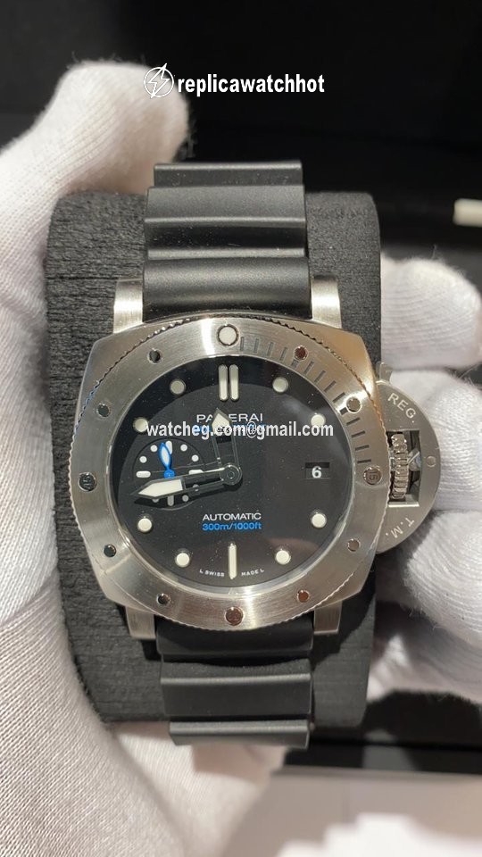 Panerai Luminor Submersible Mens watch Unisex Automatic Steel PAM 00973 3