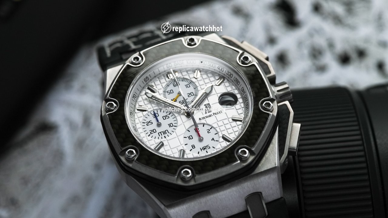 Audemars Piguet Royal Oak Offshore Chronograph Mens watch Unisex Automatic Titanium 26030IO.OO.D001IN.01 3