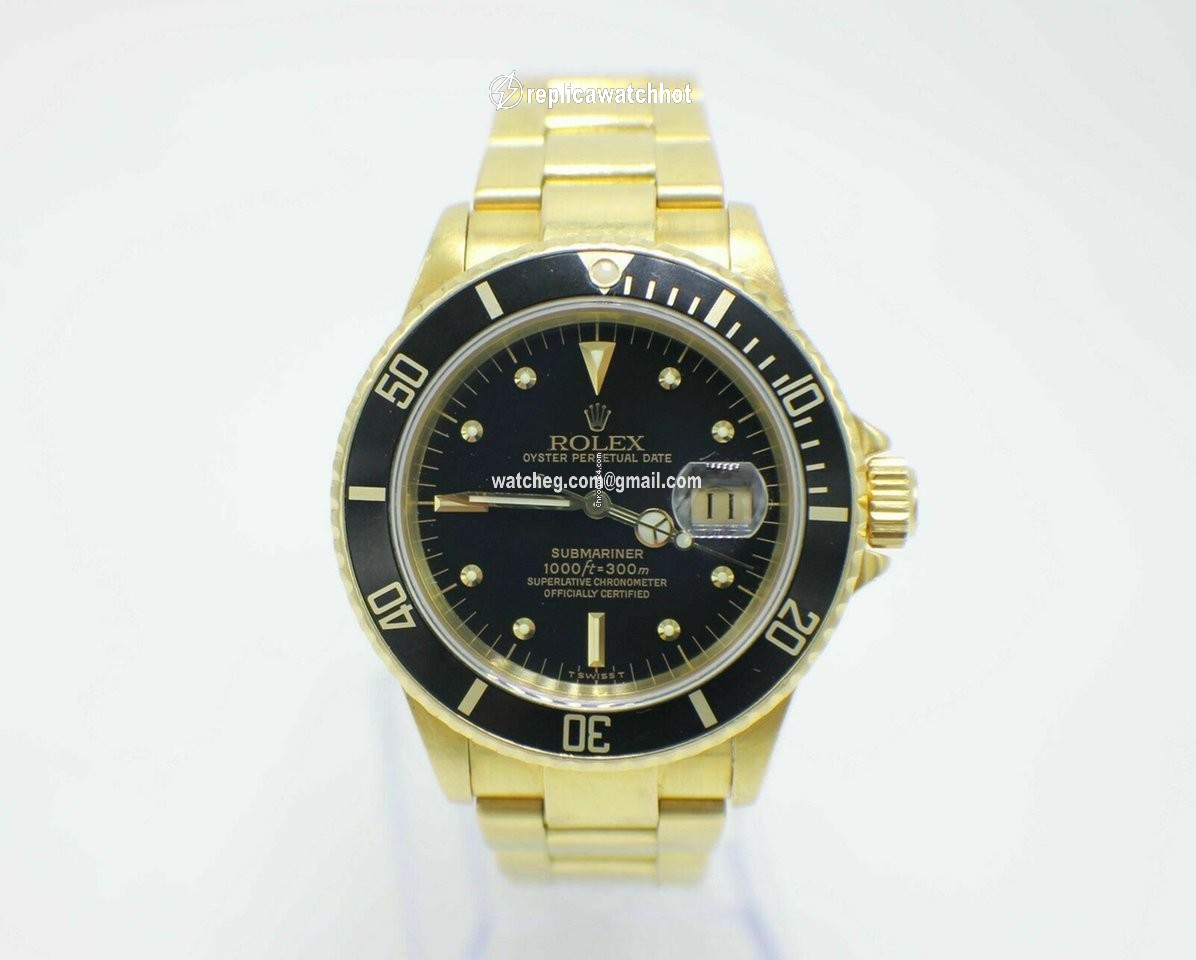 Rolex Submariner Date Yellow gold Automatic 16808 3
