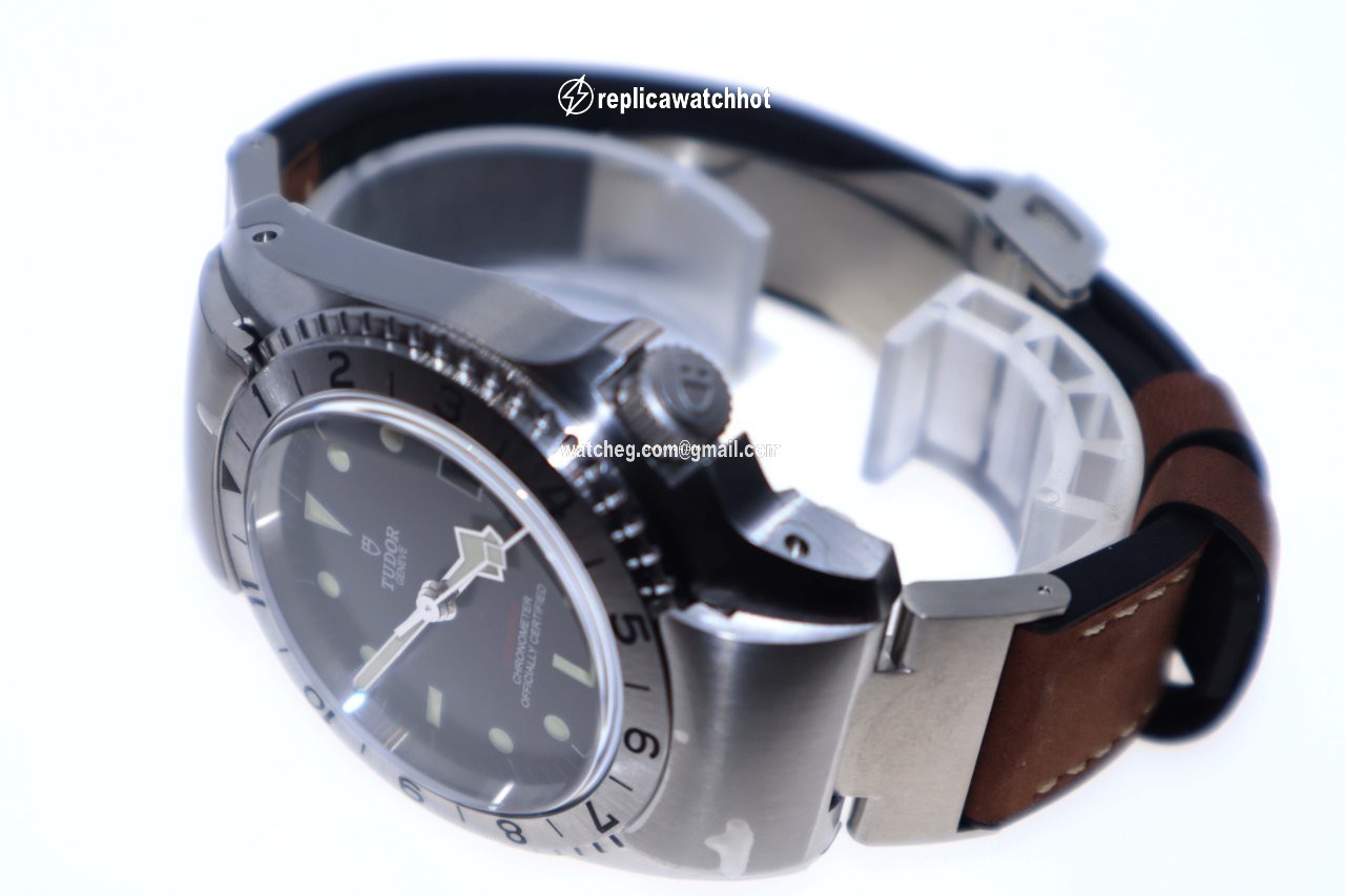 Tudor Black Bay Mens watch Unisex Automatic Steel 70150 3