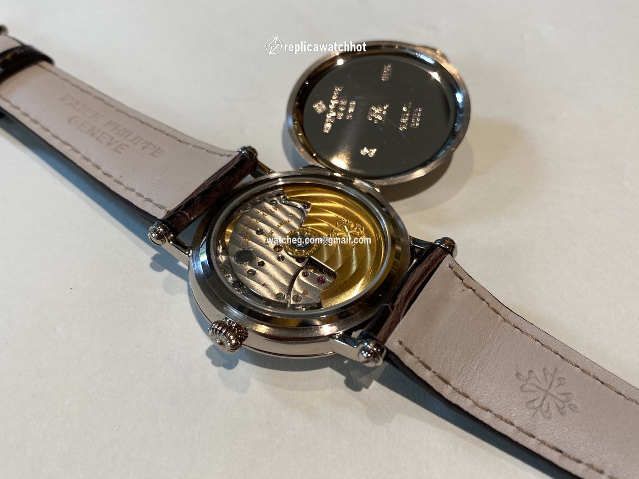 Patek Philippe Calatrava Mens watch Unisex Automatic White gold 5053G 3