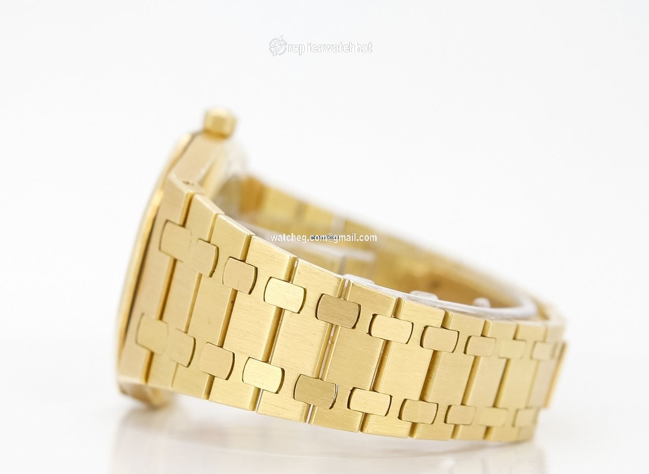 Audemars Piguet Royal Oak Jumbo Mens watch Unisex Automatic Yellow gold 14802BA 3