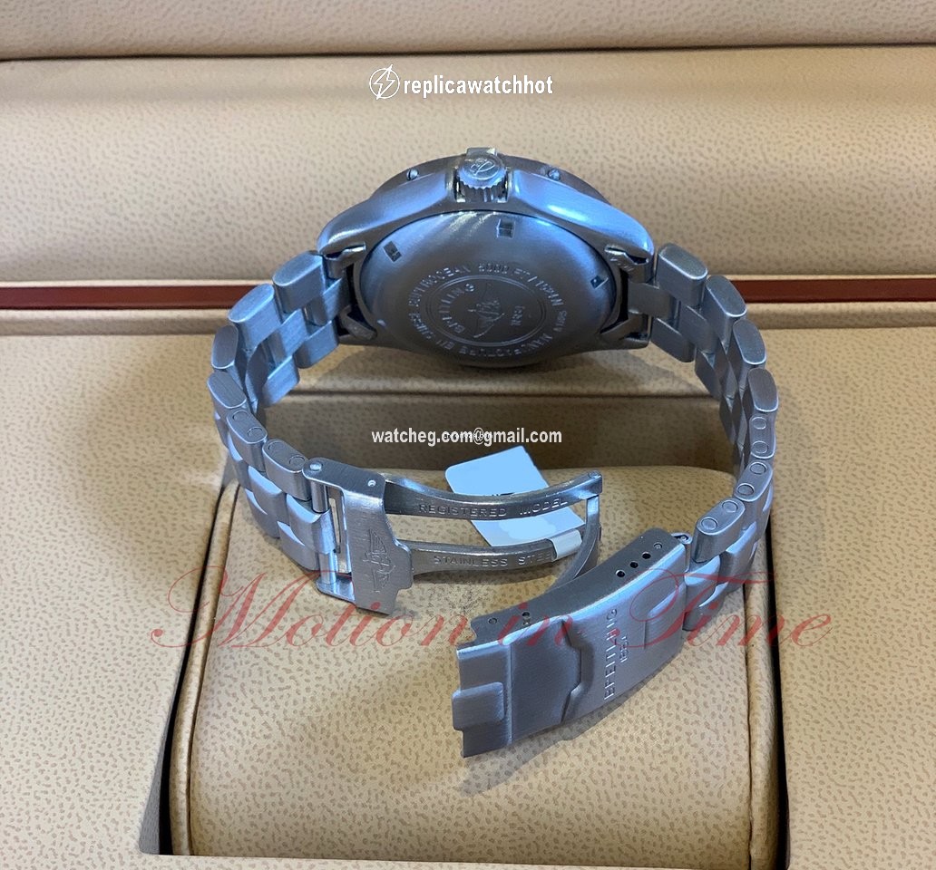 Breitling Superocean Mens watch Unisex Automatic Steel A17045 3