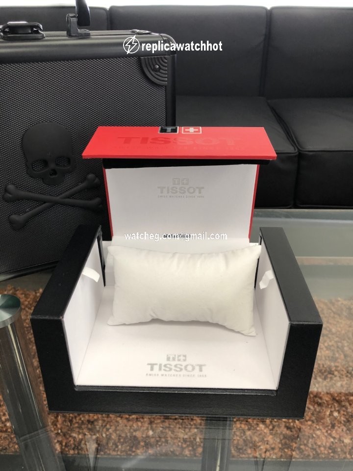 Tissot Tradition Mens watch Unisex Quartz Steel T063.617.16.057.00 3