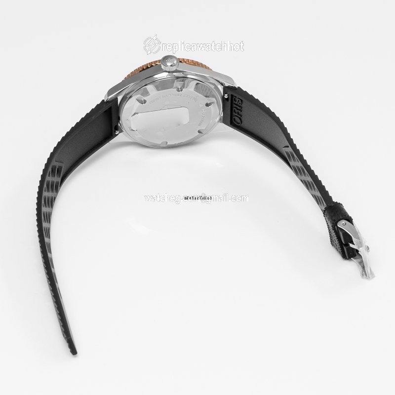 Oris Divers Sixty Five Mens watch Unisex Automatic Steel 01 733 7747 4354-07 4 17 18 3