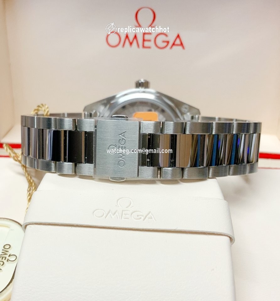 Omega Seamaster Aqua Terra Womens watch Automatic Steel 220.10.34.20.02.002 3