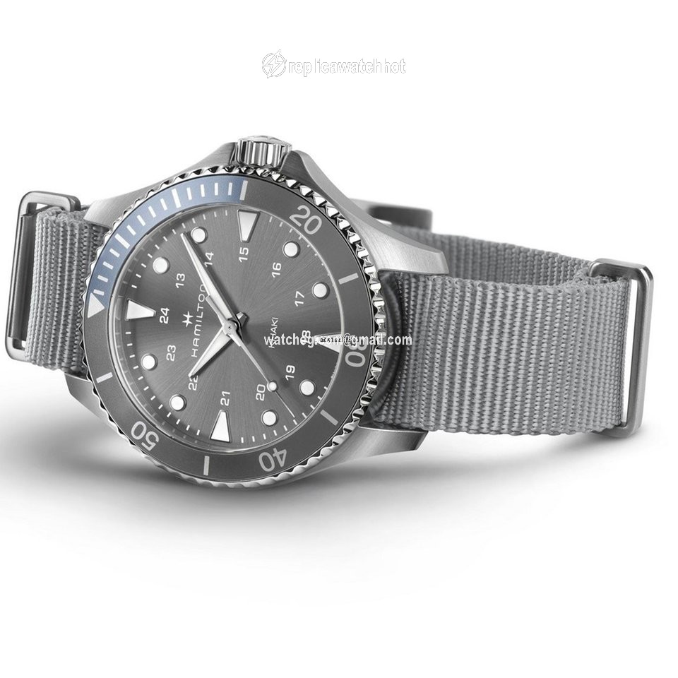 Hamilton Khaki Navy Scuba Mens watch Unisex Quartz Steel H82211981 3