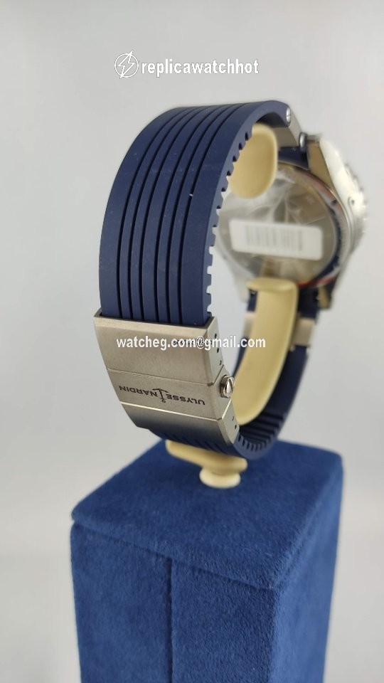 Ulysse Nardin Diver Chronometer Mens watch Unisex Automatic Steel 263-10-3 93 3