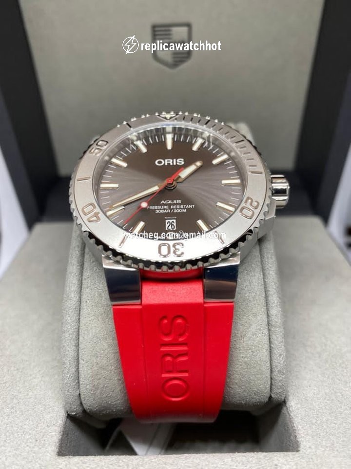 Oris Aquis Date Mens watch Unisex Automatic Steel 01 733 7730 4153-07 4 24 66EB 3