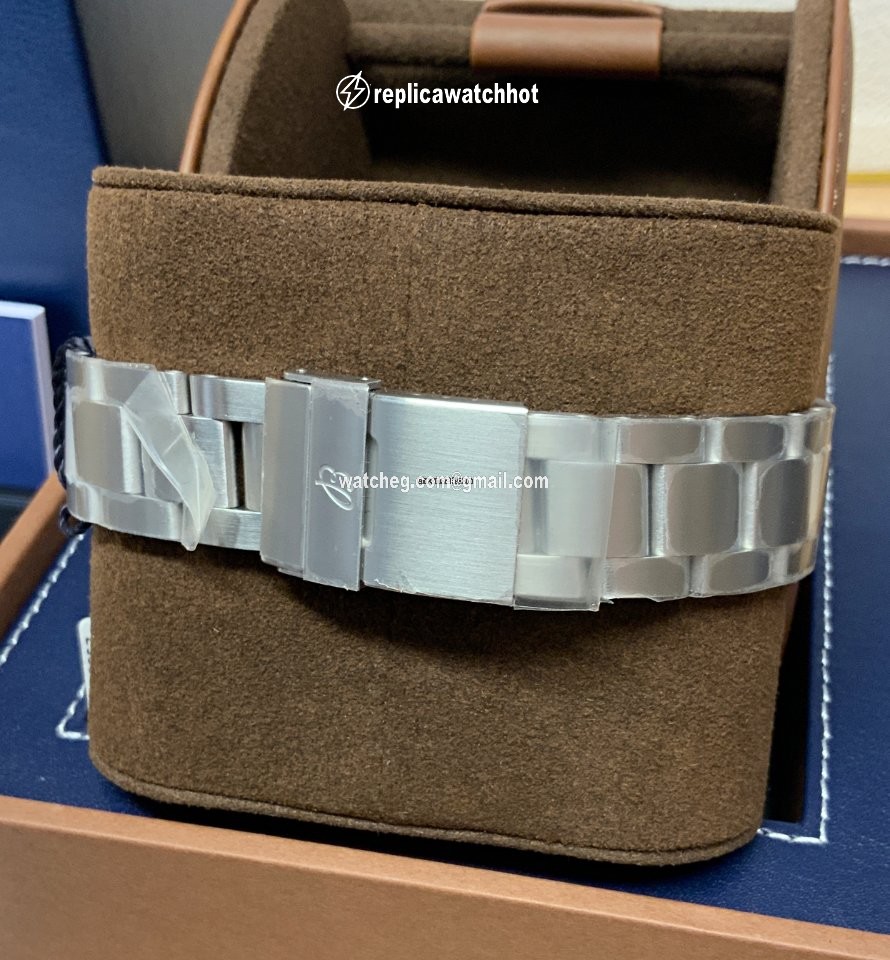 Breitling Aviator 8 Mens watch Unisex Automatic Steel A45330101B1X1 3