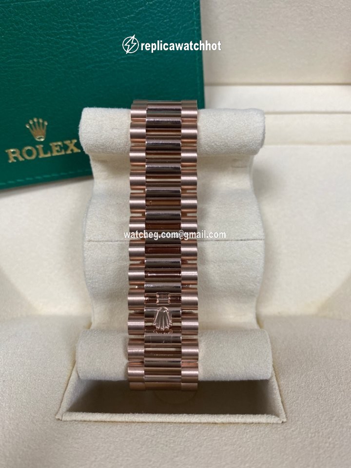 Rolex Day-Date 40 Mens watch Unisex Rose gold Automatic 228345 3