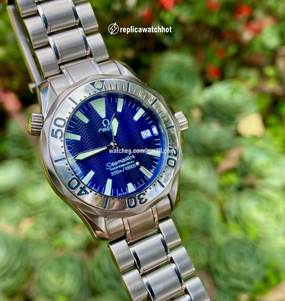 Omega Seamaster Diver 300 M Mens watch Unisex Quartz Steel 196.1641 3