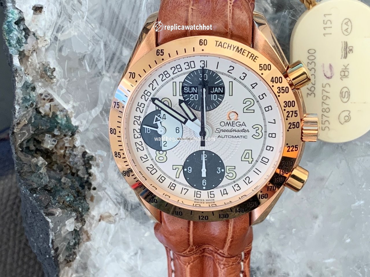Omega Speedmaster Date Mens watch Unisex Automatic Rose gold 36233300 3
