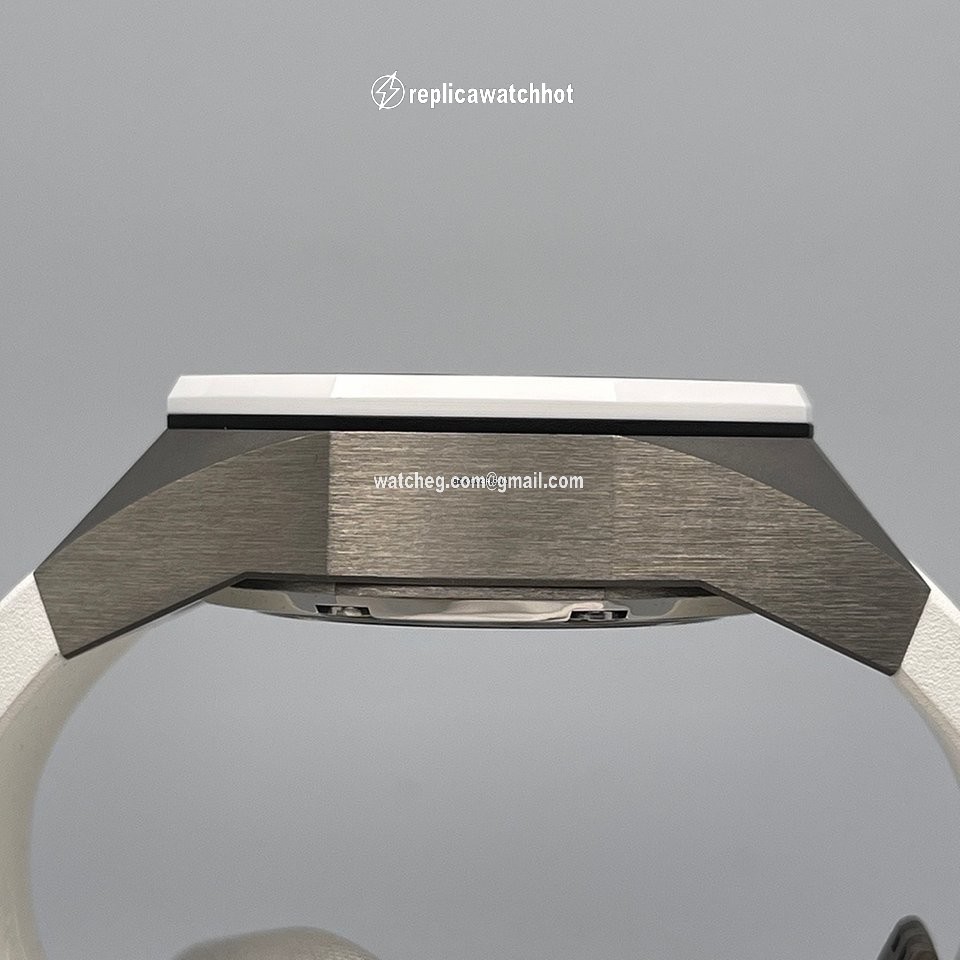 Audemars Piguet Royal Oak Concept Mens watch Unisex Manual winding Titanium 26580IO.OO.D010CA.01 3