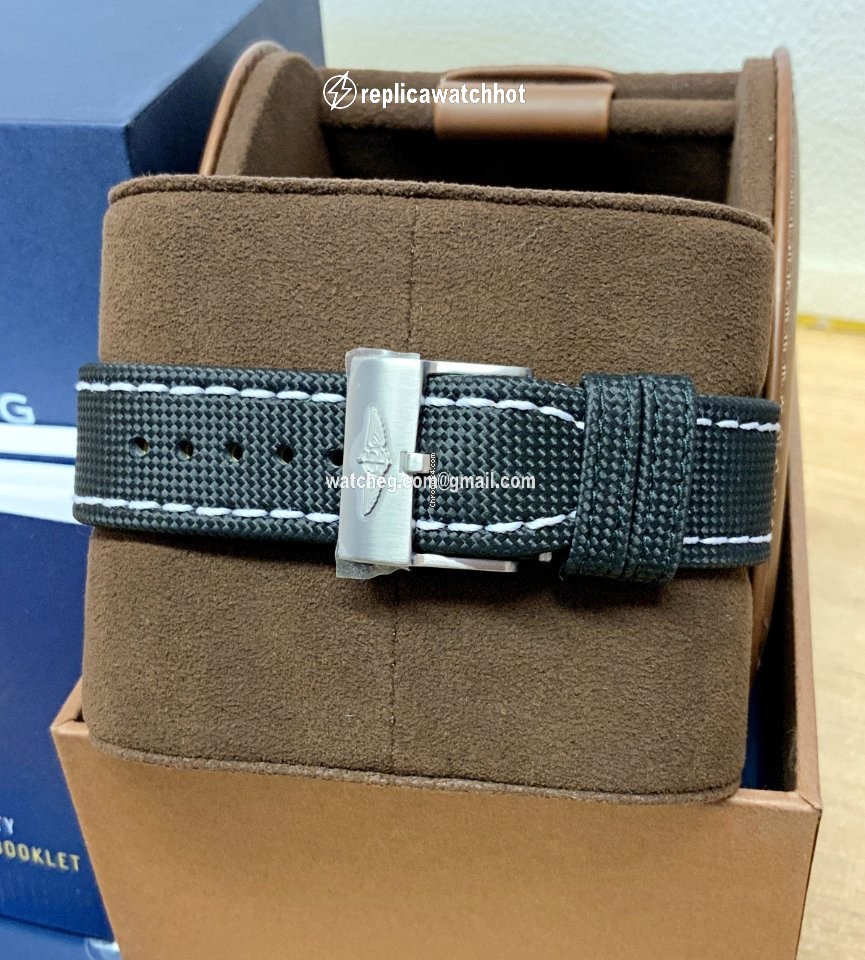 Breitling Avenger Mens watch Unisex Automatic Steel A13317101B1X1 3