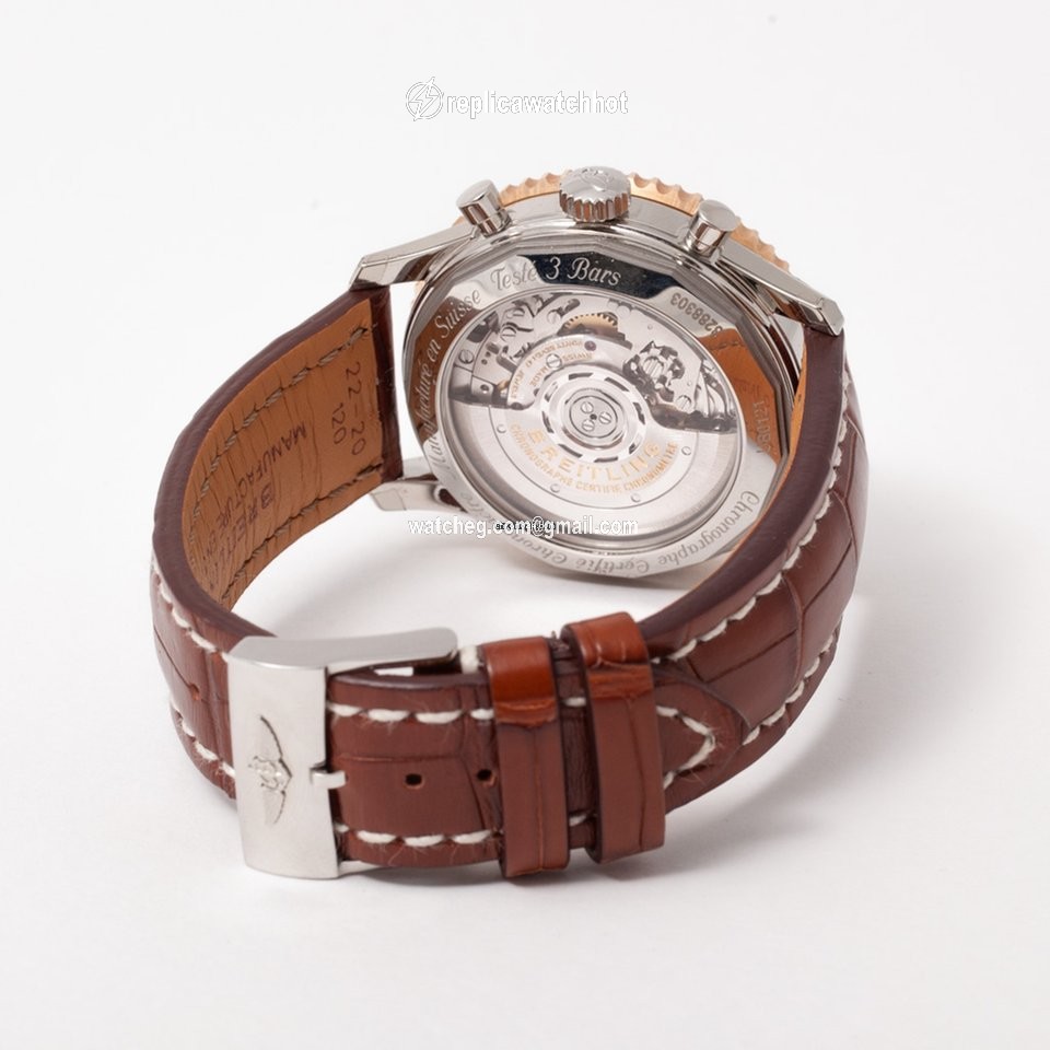 Breitling Navitimer 1 B01 Chronograph 43 Mens watch Unisex Automatic Gold Steel UB0121211F1P1 3