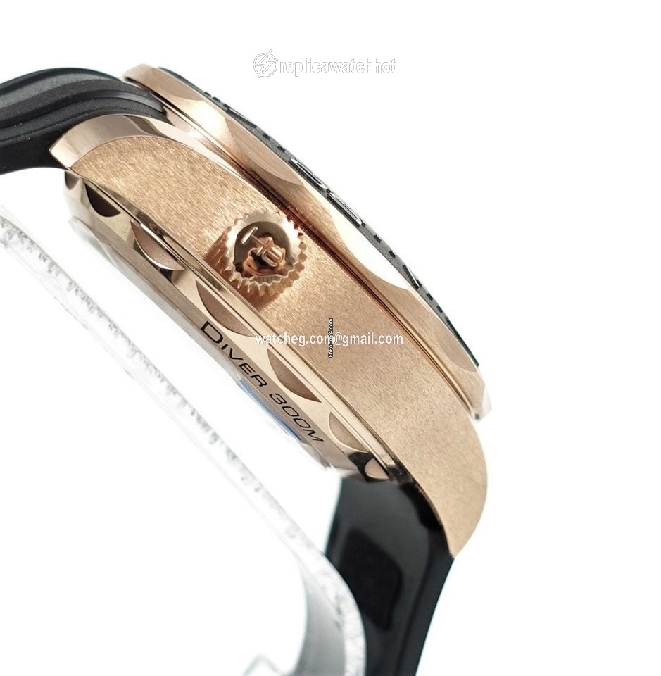 Omega Seamaster Diver 300 M Mens watch Unisex Automatic Rose gold 210.62.44.51.01.001 3