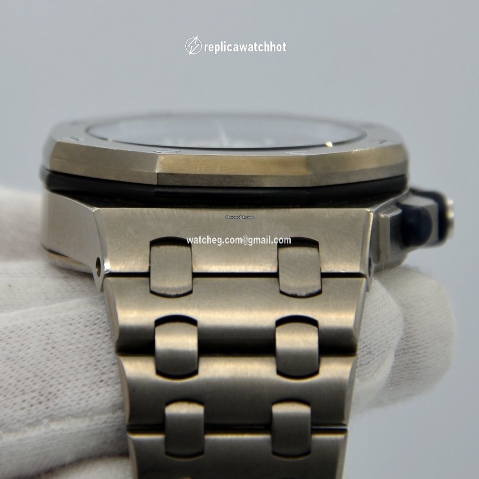 Audemars Piguet Royal Oak Offshore Chronograph Mens watch Unisex Automatic Titanium 25721TI.OO.1000TI.04.A 3