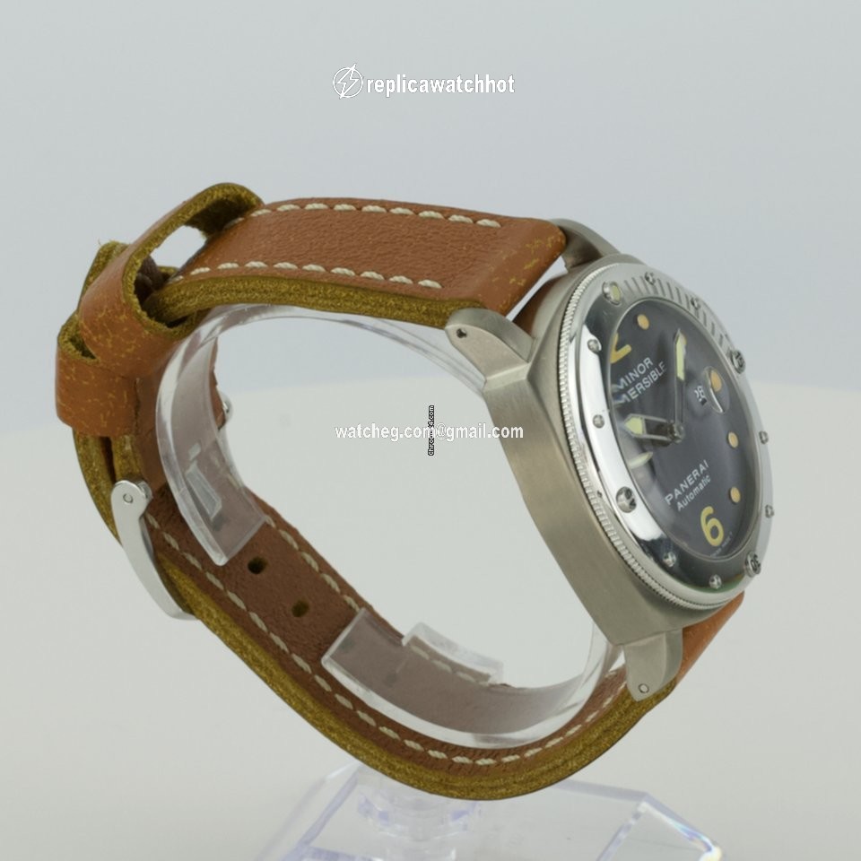 Panerai Luminor Submersible Mens watch Unisex Automatic Titanium PAM 00170 3