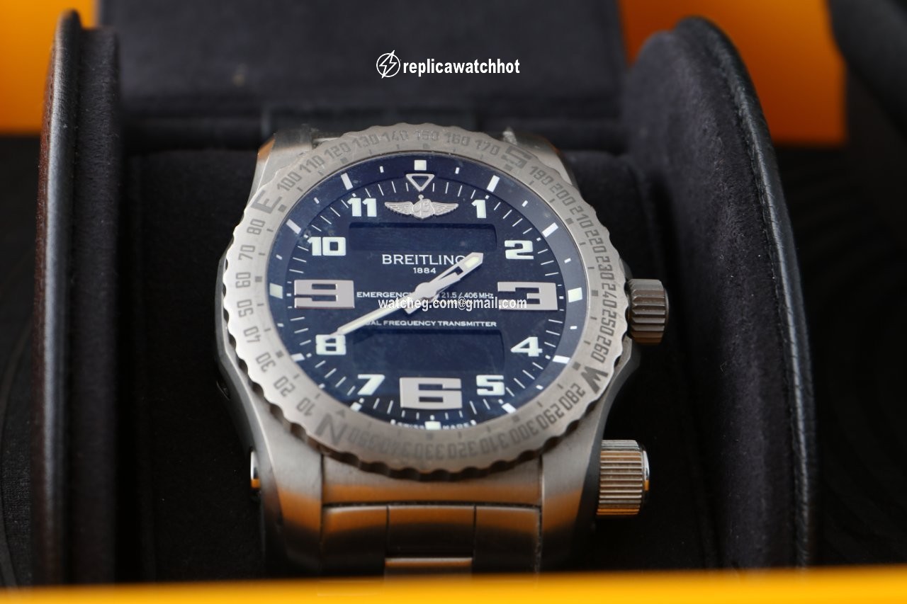 Breitling Emergency Mens watch Unisex Titanium E7632522BC02159E 3
