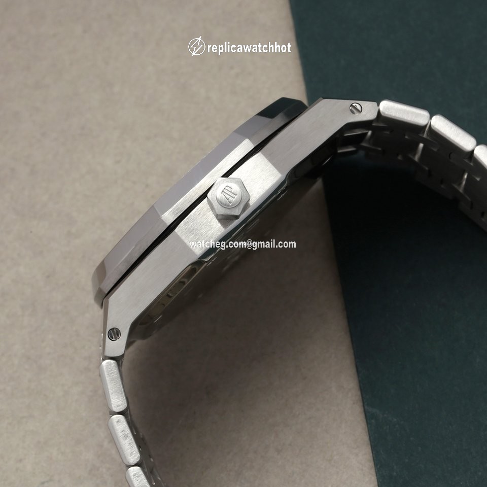 Audemars Piguet Royal Oak Dual Time Mens watch Unisex Automatic Steel 25730ST 3