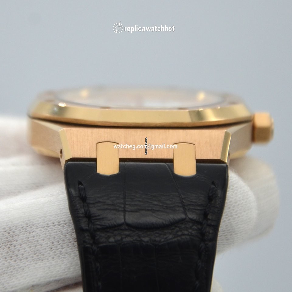 Audemars Piguet Royal Oak Selfwinding Mens watch Unisex Automatic Rose gold 15300OR.OO.D088CR.02 3