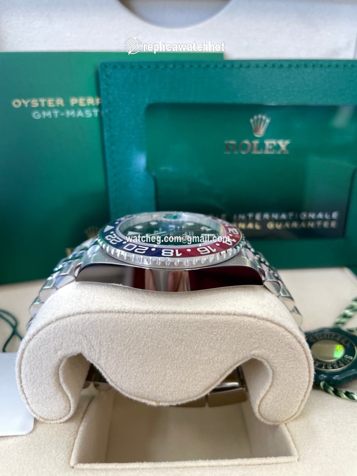 Rolex GMT-Master II Mens watch Unisex Steel Automatic 126710BLRO 3