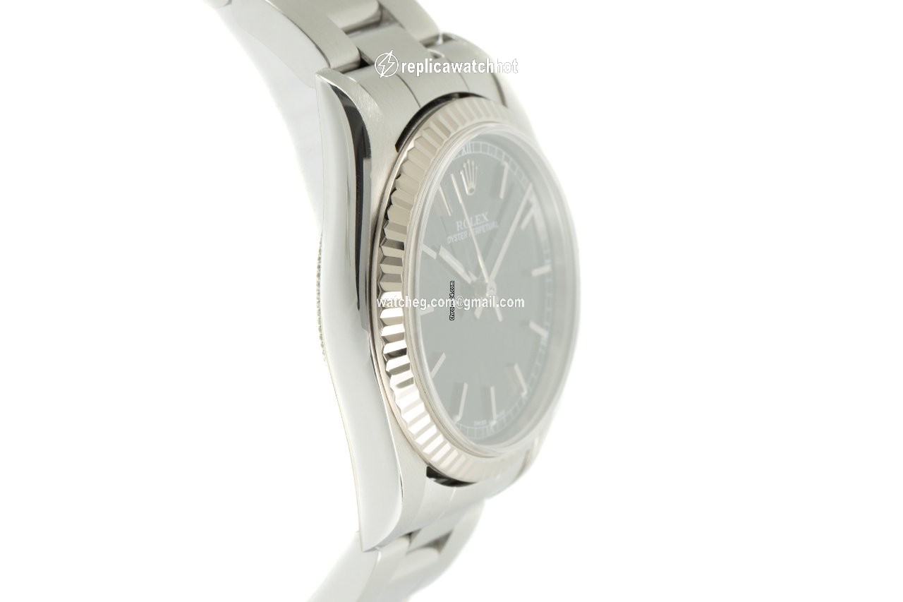 Rolex Oyster Perpetual 31 Womens watch Gold Steel Automatic 77014 3