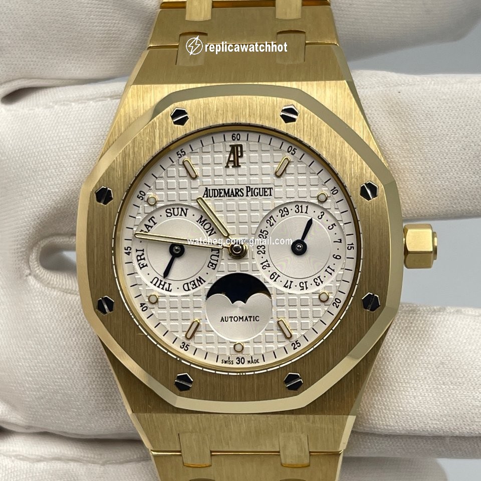 Audemars Piguet Royal Oak Day-Date Mens watch Unisex Automatic Yellow gold 25594BA.OO.0789BA.05 3