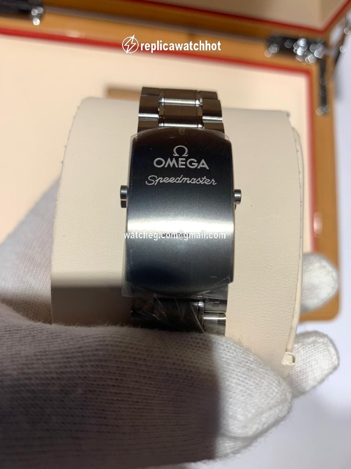 Omega Speedmaster Professional Moonwatch Mens watch Unisex Automatic Titanium 311.90.44.51.03.001 3
