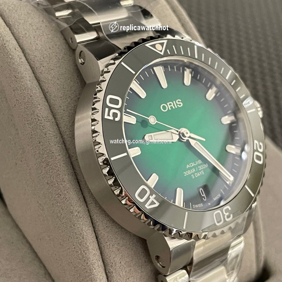 Oris Aquis Date Mens watch Unisex Automatic Steel 01 400 7769 4157 07 8 22 09PEB 3