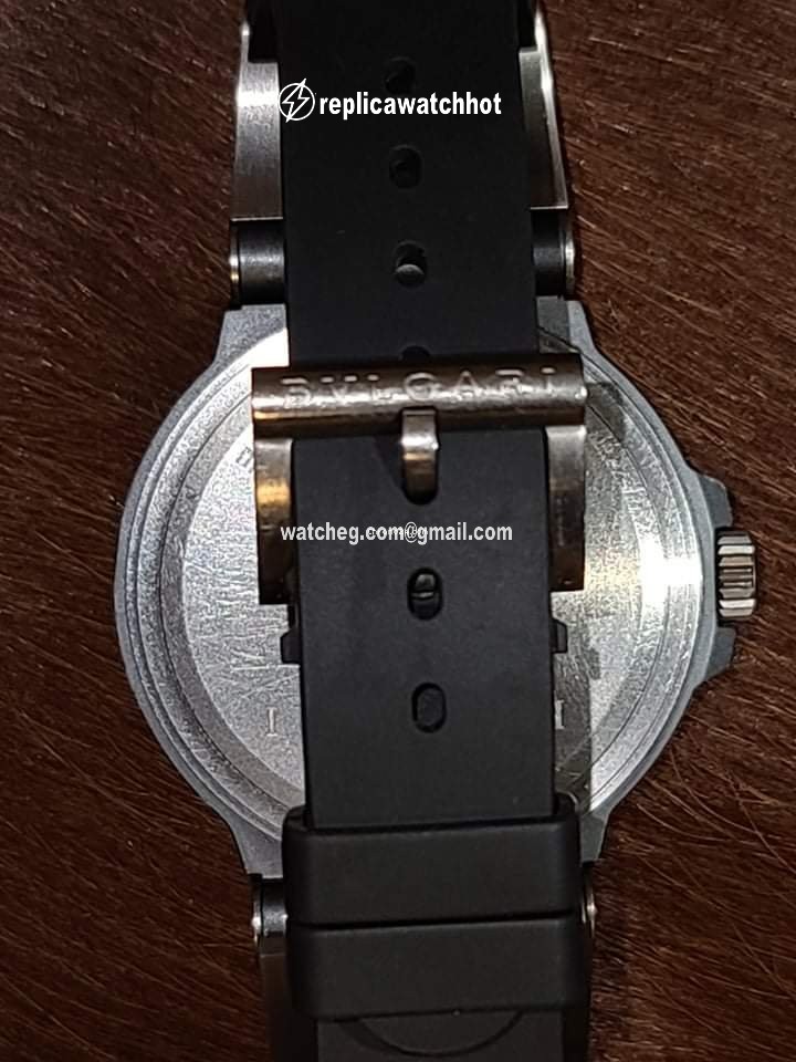 Bulgari Diagono Mens watch Unisex Automatic Titanium TI 44 TA 3