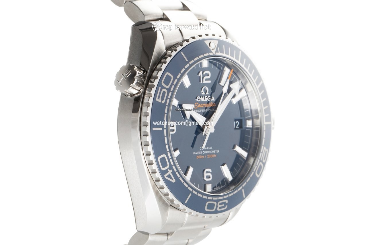 Omega Seamaster Planet Ocean Mens watch Unisex Automatic Steel 215.30.44.21.03.001 3