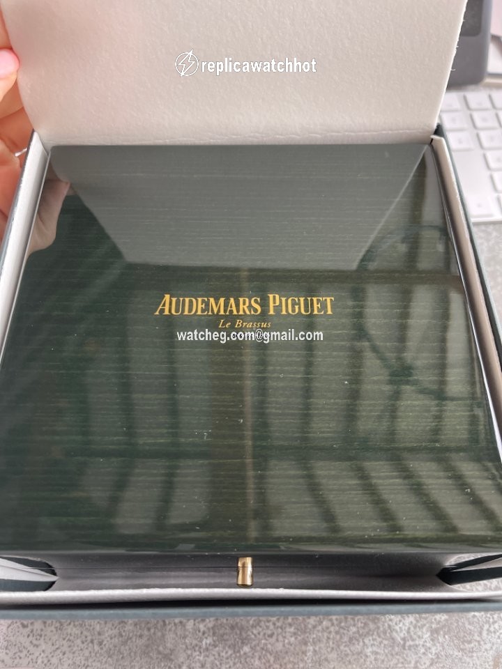 Audemars Piguet Royal Oak Lady Womens watch Quartz Steel 67650ST.OO.1261ST.01 3