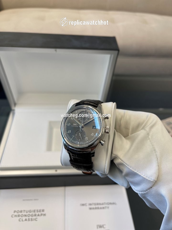 IWC Portuguese Chronograph Mens watch Unisex Automatic Steel IW390404 3
