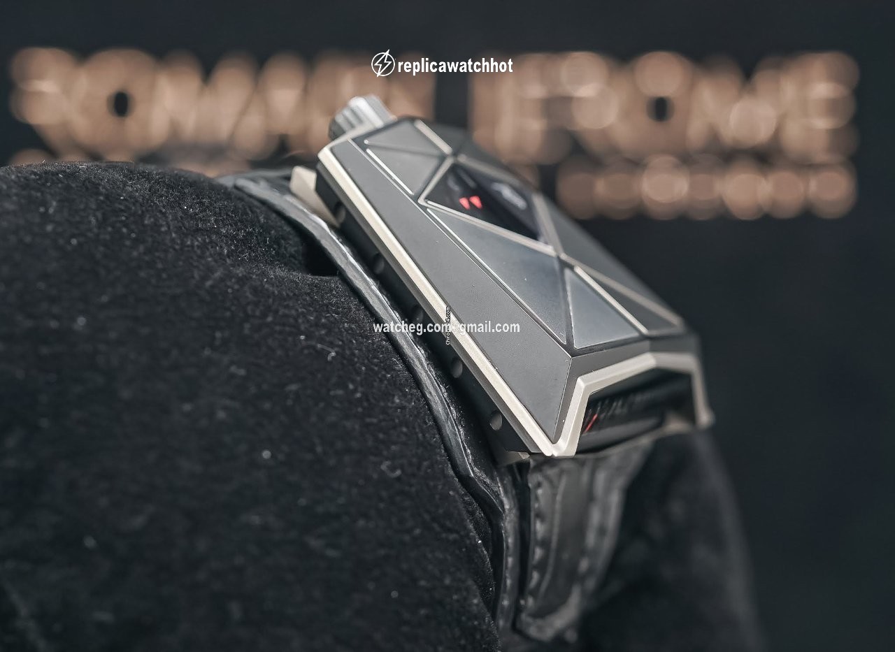 Romain Jerome Moon-DNA Mens watch Unisex Automatic Carbon RJ.M.AU.SC.003.01 3