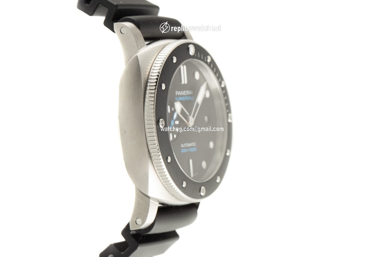 Panerai Luminor Submersible Mens watch Unisex Automatic Steel PAM00683 3